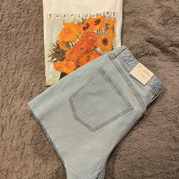 Universal Thread Jean shorts size 8 with top NWT - Picture 4 of 5